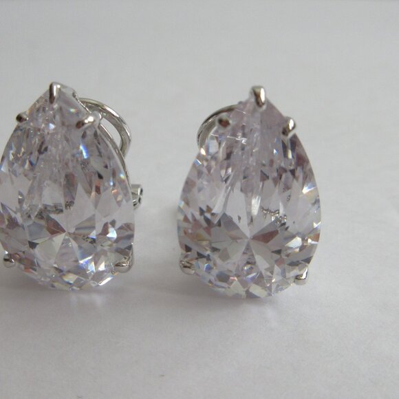 Pear Shape Faceted Crystal Rhinestone Stud Lever Back Earrings Silver Tone - Picture 11 of 11